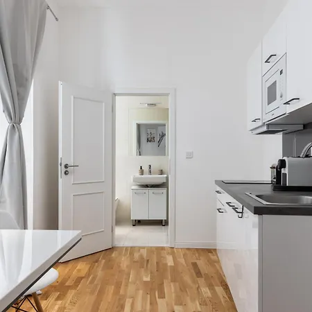 Stay2gether Beige Nest - Metro Florenc Prag