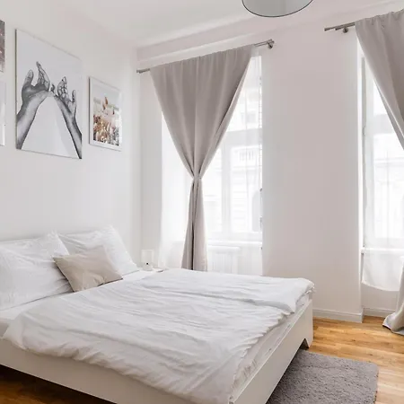 Stay2gether Beige Nest - Metro Florenc Daire Prag