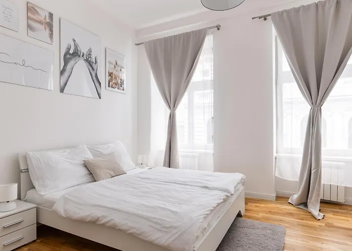 Stay2gether Beige Nest - Metro Florenc Appartement Praag